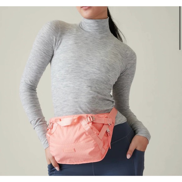 NEW Athleta Excursion Waistbag in Spring Pink - Picture 2 of 9